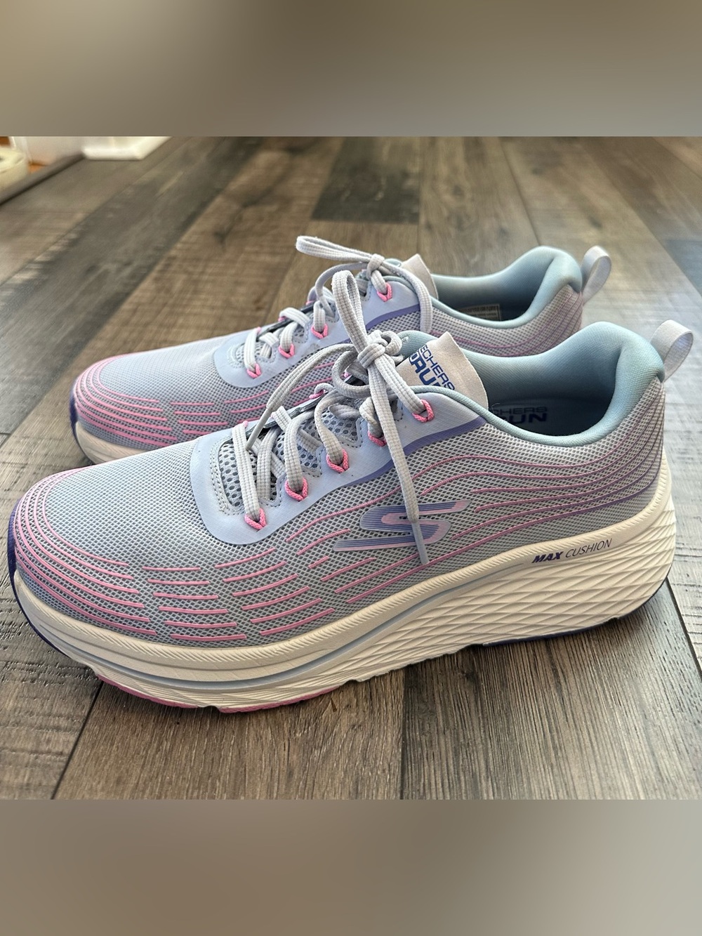 Skechers Max Cushioning Elite 2.0 Sneakers Light Blue & Pink Women’s Sz 11